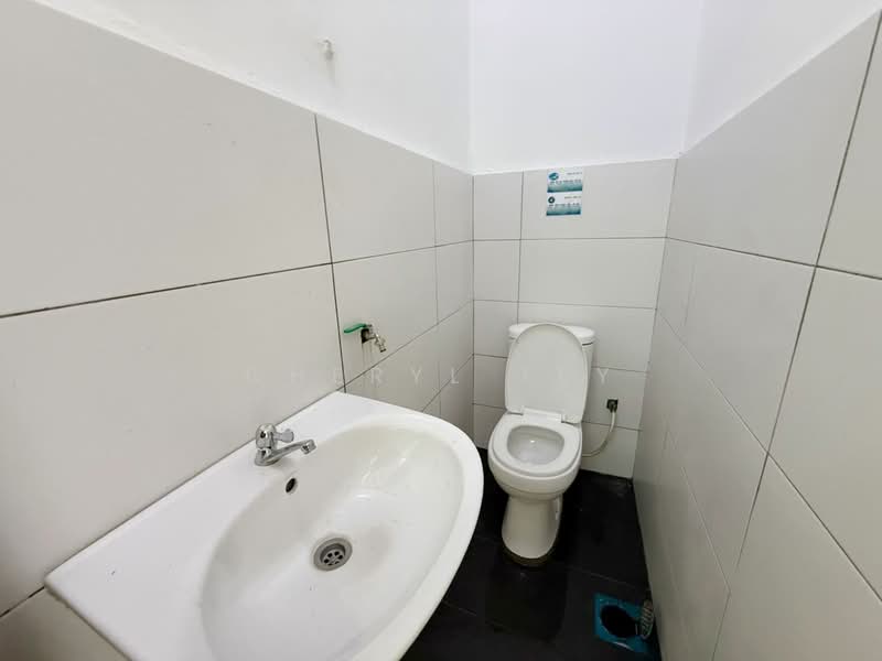 Rumah Teres 1 Tingkat untuk Disewa di Tebrau (Johor) - Cheryl Tey - Bathroom - PropertyGuru.com.my