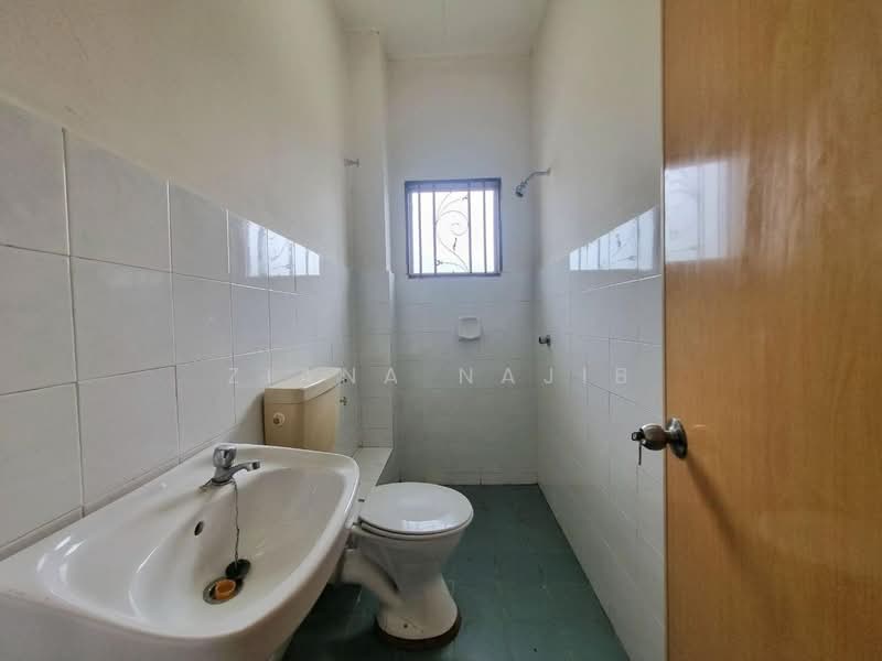 Cluster House for Sale in Bandar Tasik Puteri (Rawang) - Ziana Najib - Bathroom Bandar Tasik Puteri Rawang - PropertyGuru.com.my