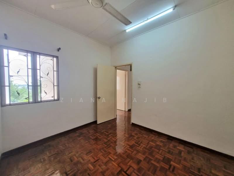 Cluster House for Sale in Bandar Tasik Puteri (Rawang) - Ziana Najib - Interior Bandar Tasik Puteri Rawang - PropertyGuru.com.my