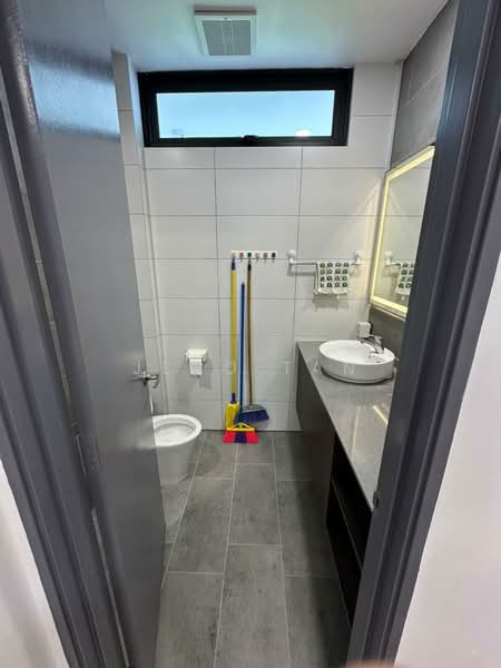 Servis Apartment untuk Disewa di The Podium - Jeno Tan - Bathroom - PropertyGuru.com.my