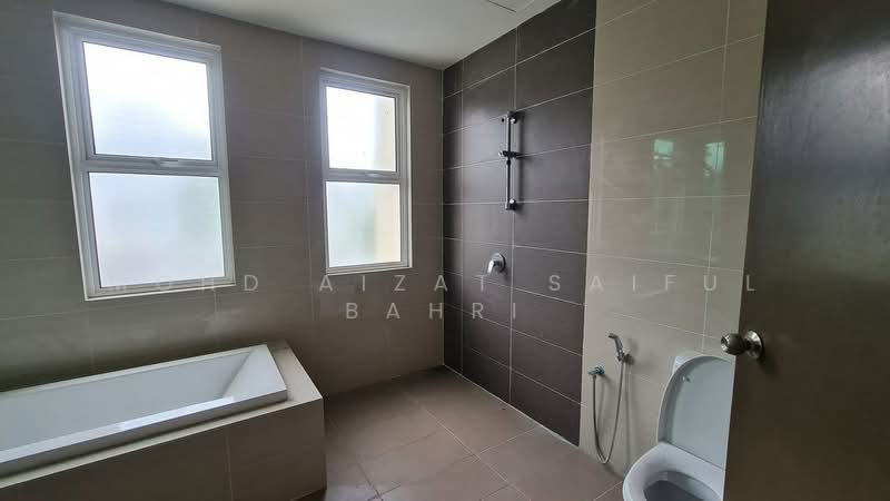 Semi-Detached House for Sale in Kajang (Selangor) - Mohd Aizat Saiful Bahri - Bathroom - PropertyGuru.com.my