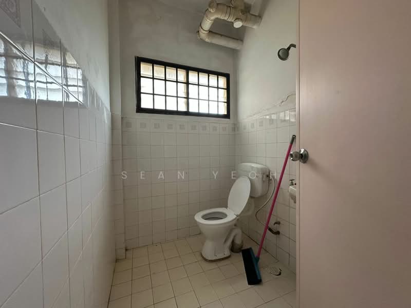 Pangsapuri untuk Dijual di Ria 2 Apartment - Sean Yeoh - Bathroom - PropertyGuru.com.my