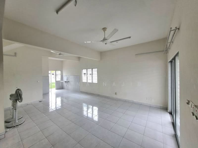 Rumah Teres 2 Tingkat untuk Dijual di Puncak Alam (Selangor) - Ziana Najib - Living Room Hillpark Puncak Alam - PropertyGuru.com.my