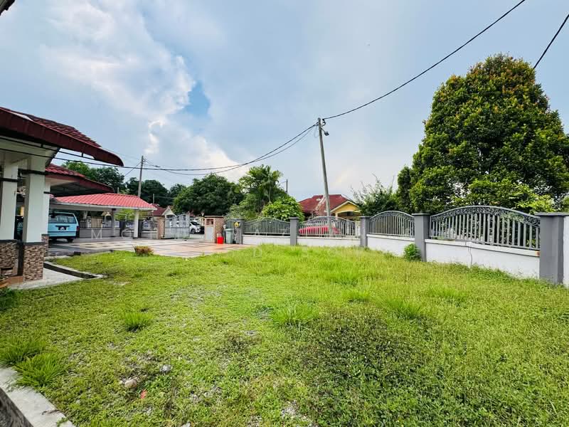 Taman Jenjarom Permai - 4