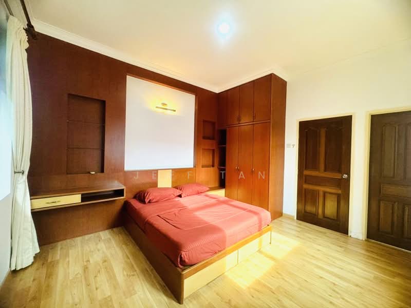 Bungalow for Rent in Batu Ferringhi (Penang) - Jeff Tan - Bedroom - PropertyGuru.com.my