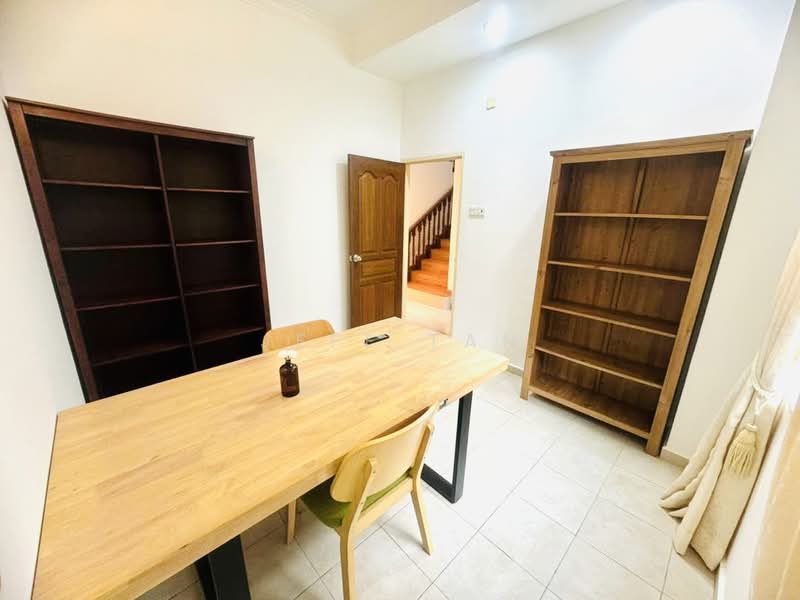 Bungalow for Rent in Batu Ferringhi (Penang) - Jeff Tan - Study - PropertyGuru.com.my