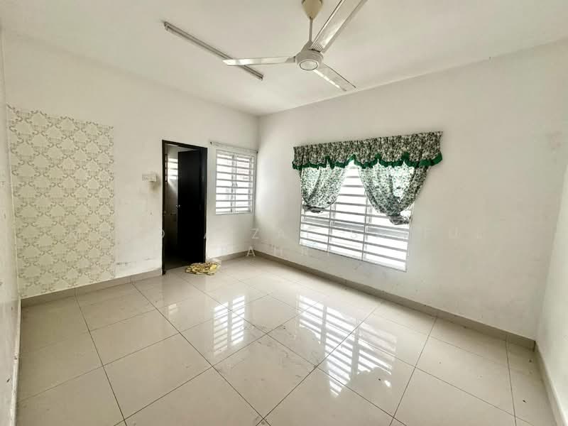 2-storey Terraced House for Sale in Puncak Alam (Selangor) - Mohd Aizat Saiful Bahri - PropertyGuru.com.my