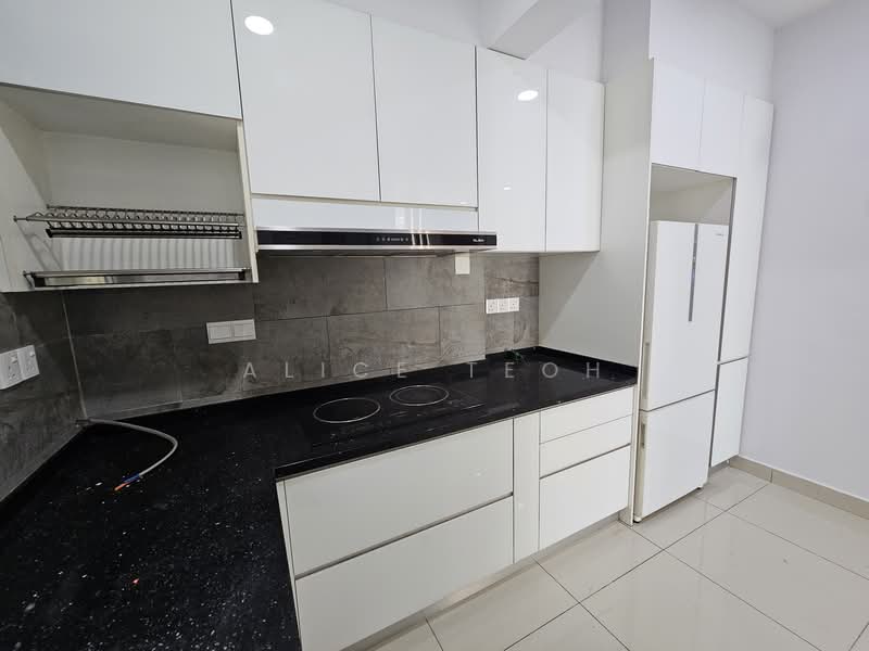 Kondominium untuk Dijual di Gardens Ville - Alice Teoh - Kitchen - PropertyGuru.com.my