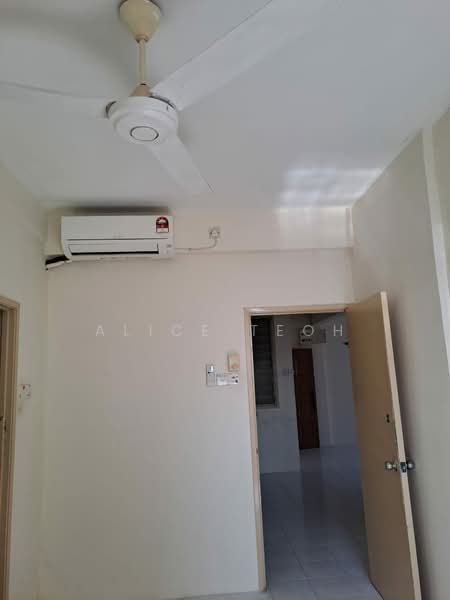 Kondominium untuk Disewa di Jay Series (Greenlane Heights Block J) - Alice Teoh - Bedroom - PropertyGuru.com.my
