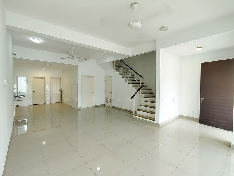 Rumah Teres 2 Tingkat untuk Dijual di Rawang (Selangor) - Norafian SMH - Living Room - PropertyGuru.com.my