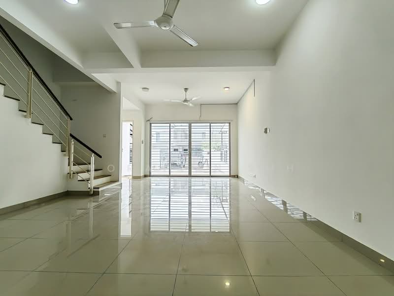 Rumah Teres 2 Tingkat untuk Dijual di Rawang (Selangor) - Norafian SMH - Living Room - PropertyGuru.com.my