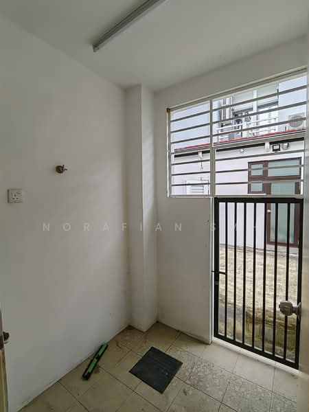 Rumah Teres 2 Tingkat untuk Dijual di Rawang (Selangor) - Norafian SMH - Entrance - PropertyGuru.com.my