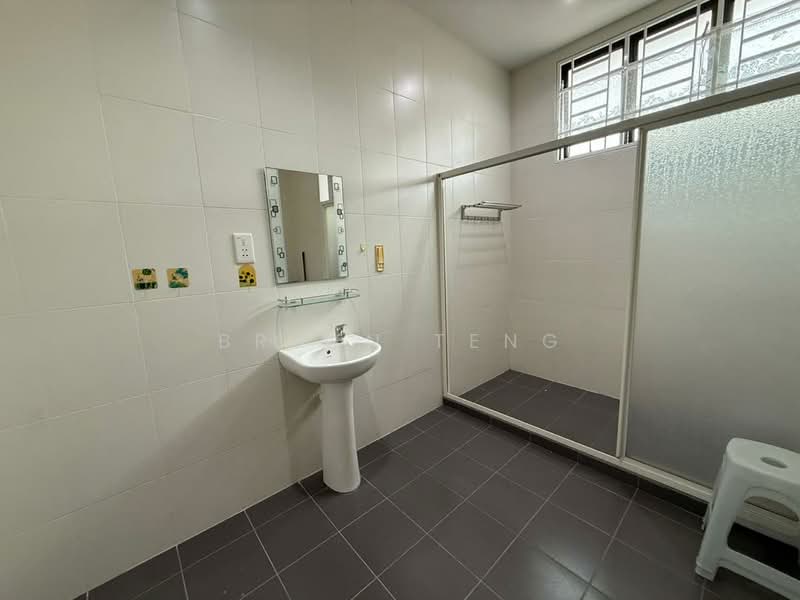Rumah Teres 3 Tingkat untuk Dijual di Bayan Lepas (Penang) - Bryan Teng - Bathroom - PropertyGuru.com.my