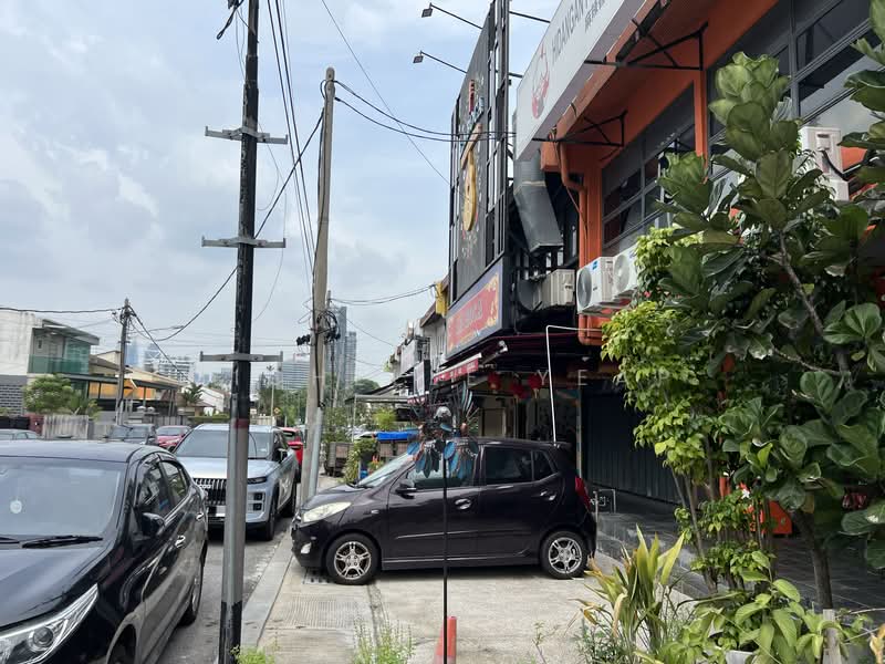 Kedai / Pejabat untuk Disewa di Kampung Desa Pahlawan (Ampang) - Michelle Yeap - Exterior - PropertyGuru.com.my