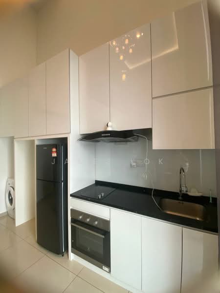 Servis Apartment untuk Disewa di i-Suite @ i-City - James Kok - Kitchen - PropertyGuru.com.my