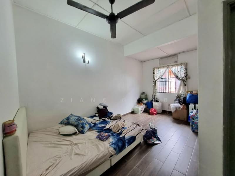 2-storey Terraced House for Sale in TTDI Jaya (Shah Alam) - Ziana Najib - Bedroom - PropertyGuru.com.my