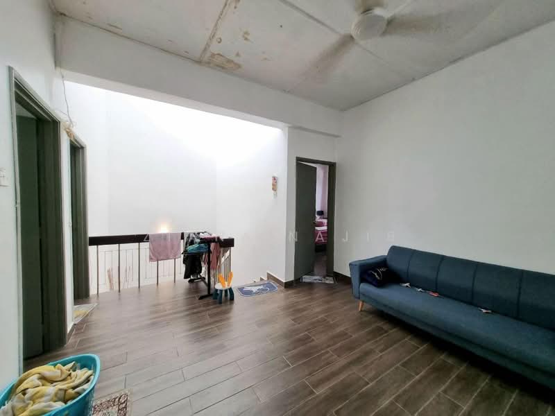 2-storey Terraced House for Sale in TTDI Jaya (Shah Alam) - Ziana Najib - Living Room - PropertyGuru.com.my