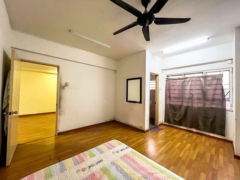 Apartment for Sale at Jenderam Indah - Ilman Nahri - Bedroom - PropertyGuru.com.my