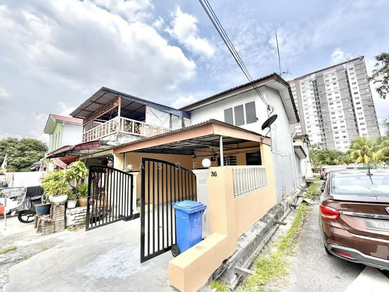 2-storey Terraced House for Sale in Seksyen 31 (Shah Alam) - Cassell . - Exterior - PropertyGuru.com.my
