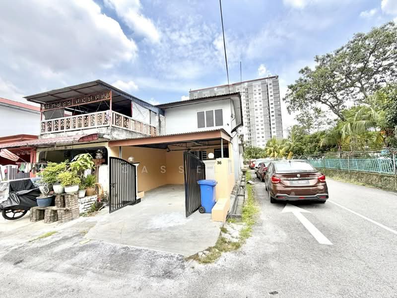 2-storey Terraced House for Sale in Seksyen 31 (Shah Alam) - Cassell . - Exterior - PropertyGuru.com.my
