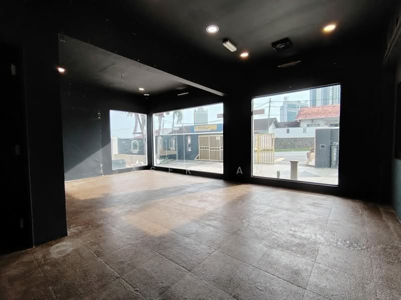 Commercial Bungalow for Rent in Taman Century (Johor Bahru) - SASER TAN. - Interior - PropertyGuru.com.my