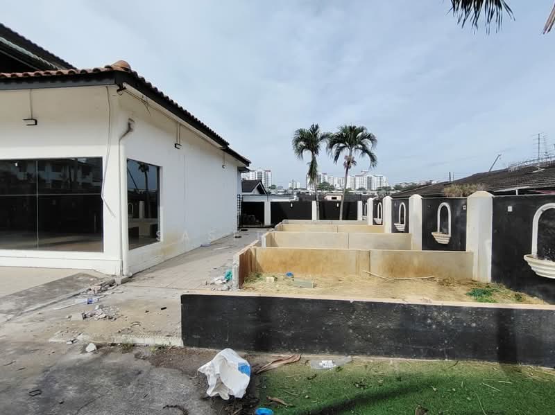 Commercial Bungalow for Rent in Taman Century (Johor Bahru) - SASER TAN. - Exterior - PropertyGuru.com.my