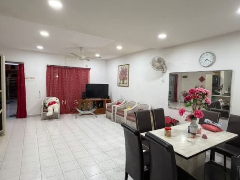 2-storey Terraced House for Sale in Bandar Putra (Kulai) - Ong Lih Shyan - Living Room - PropertyGuru.com.my