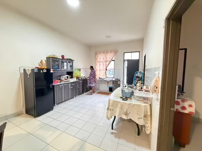 2-storey Terraced House for Sale in Saujana Rawang (Rawang) - Evelyn Khoo - Kitchen - PropertyGuru.com.my