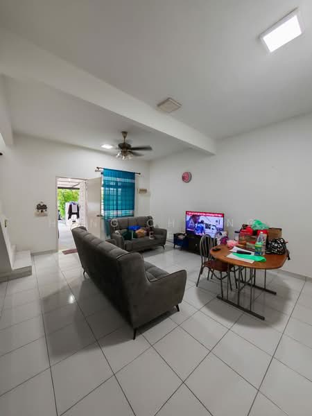 2-storey Terraced House for Rent in Johor Bahru (Johor) - Hong Charng Lee - Living Room - PropertyGuru.com.my