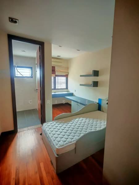3-storey Terraced House for Sale in Taman Desa Green (Jelutong) - Chris Teoh - Bedroom - PropertyGuru.com.my