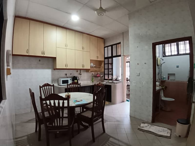 1-storey Terraced House for Sale in Taman Molek (Johor Bahru) - Au Yong Lucy - Kitchen - PropertyGuru.com.my