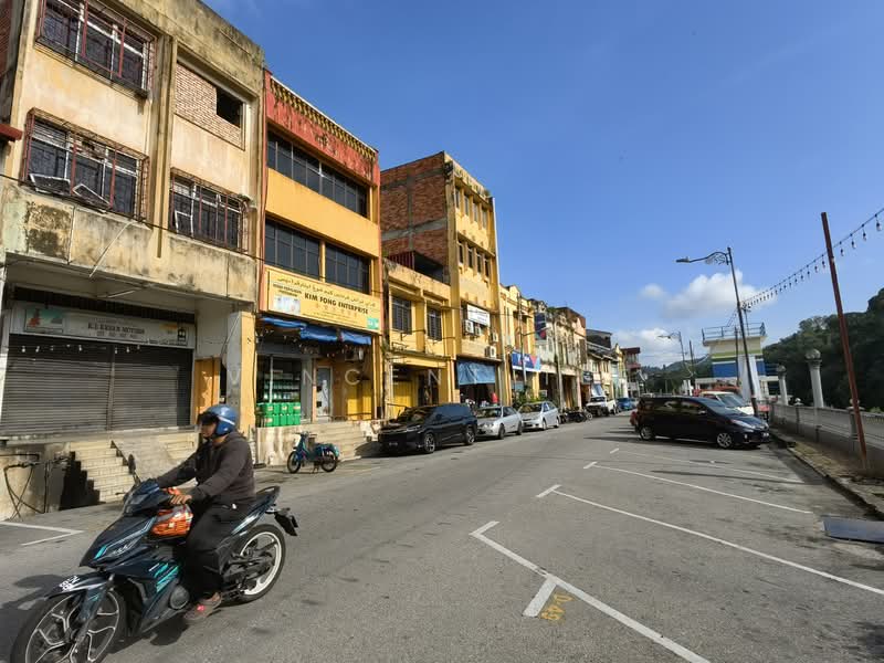 Shop / Office for Sale in Kuala Lipis (Pahang) - Vincent Tee - Exterior - PropertyGuru.com.my