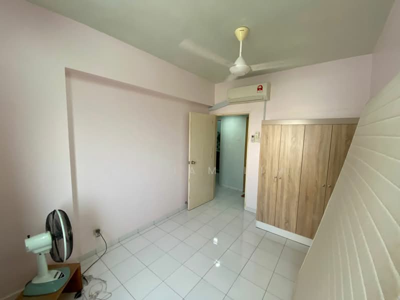 Apartment for Sale at Pangsapuri Rimbun - William Lim - Bedroom - PropertyGuru.com.my