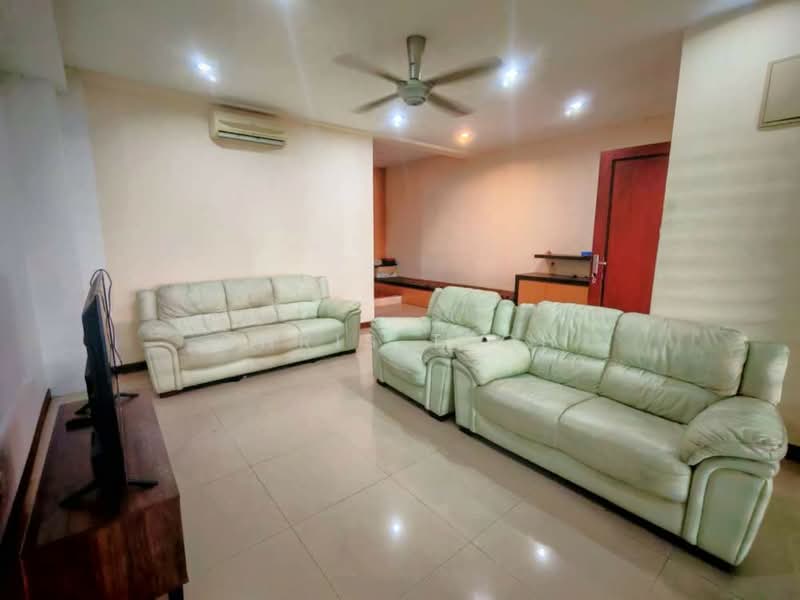 3-storey Terraced House for Rent in Taman Desa Green (Jelutong) - Chris Teoh - Living Room - PropertyGuru.com.my