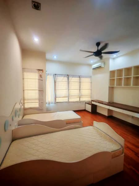 3-storey Terraced House for Rent in Taman Desa Green (Jelutong) - Chris Teoh - Bedroom - PropertyGuru.com.my