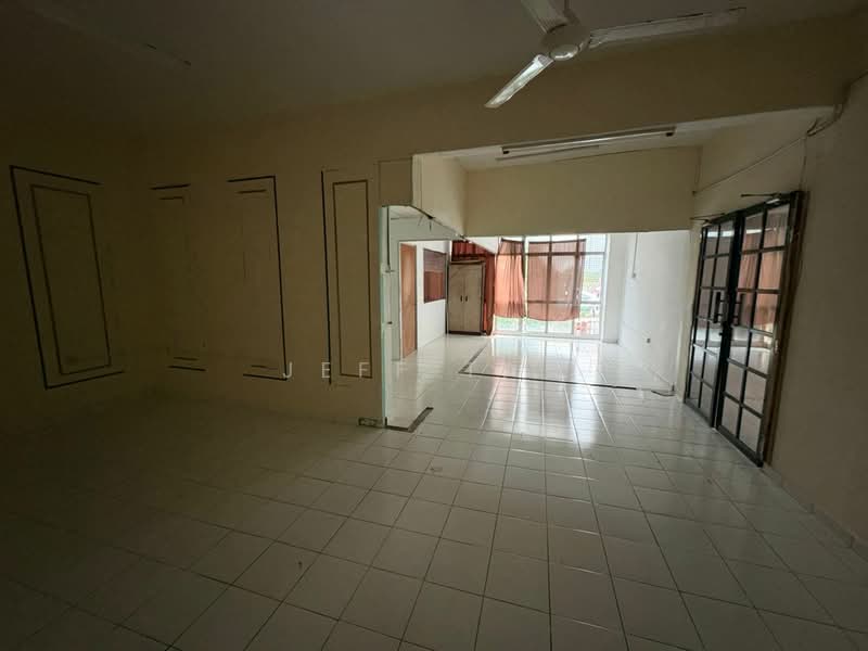 Shop / Office for Sale in Taman Cheras Mas (Cheras) - Jeff Tan - Living Room - PropertyGuru.com.my