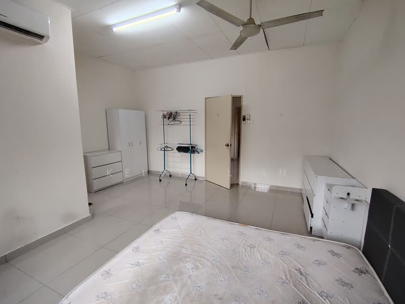 2-storey Terraced House for Rent in Taman Puncak Jalil (Seri Kembangan) - Kelvin Lian - Bedroom - PropertyGuru.com.my