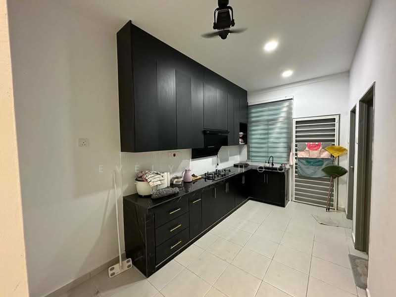 Rumah Teres 2 Tingkat untuk Disewa di Taman Kundang Jaya (Rawang) - Evelyn Khoo - Kitchen - PropertyGuru.com.my