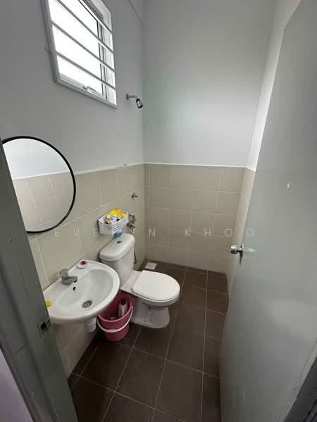 Rumah Teres 2 Tingkat untuk Disewa di Taman Kundang Jaya (Rawang) - Evelyn Khoo - Bathroom - PropertyGuru.com.my