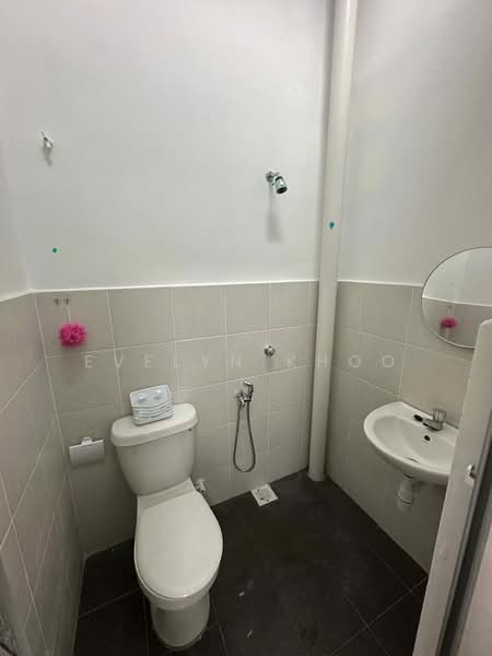 Rumah Teres 2 Tingkat untuk Disewa di Taman Kundang Jaya (Rawang) - Evelyn Khoo - Bathroom - PropertyGuru.com.my