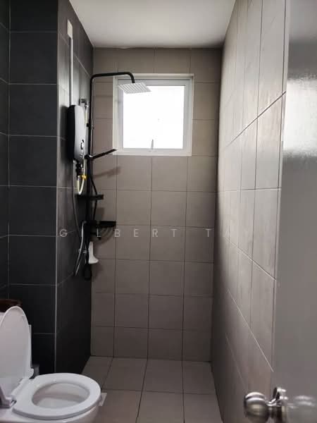 Servis Apartment untuk Disewa di SkyLake Residence - Gilbert Tay - Bathroom - PropertyGuru.com.my