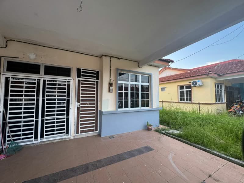 Semi-Detached House for Sale in Parit Buntar (Perak) - Muaz Azizan - Exterior - PropertyGuru.com.my