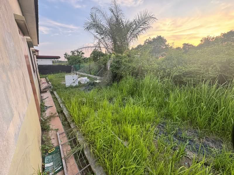 Semi-Detached House for Sale in Parit Buntar (Perak) - Muaz Azizan - Exterior - PropertyGuru.com.my