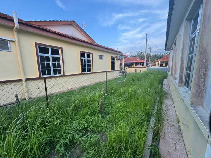Semi-Detached House for Sale in Parit Buntar (Perak) - Muaz Azizan - Exterior - PropertyGuru.com.my