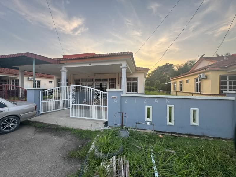 Semi-Detached House for Sale in Parit Buntar (Perak) - Muaz Azizan - Exterior - PropertyGuru.com.my