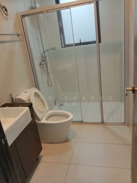 Condominium for Rent at Royal Strand @ Country Garden Danga Bay - Hong Charng Lee - Bathroom - PropertyGuru.com.my