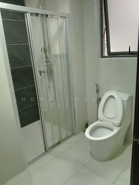 Condominium for Rent at Royal Strand @ Country Garden Danga Bay - Hong Charng Lee - Bathroom - PropertyGuru.com.my