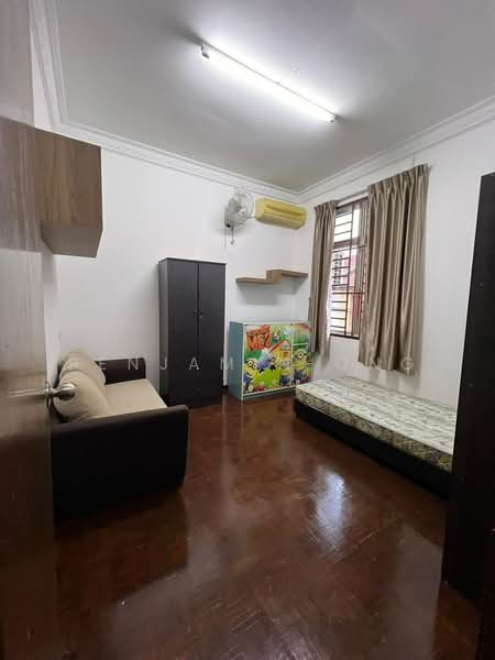 2-storey Terraced House for Rent in Taman Setia Indah (Tebrau) - Benjamin Ong - Bedroom - PropertyGuru.com.my