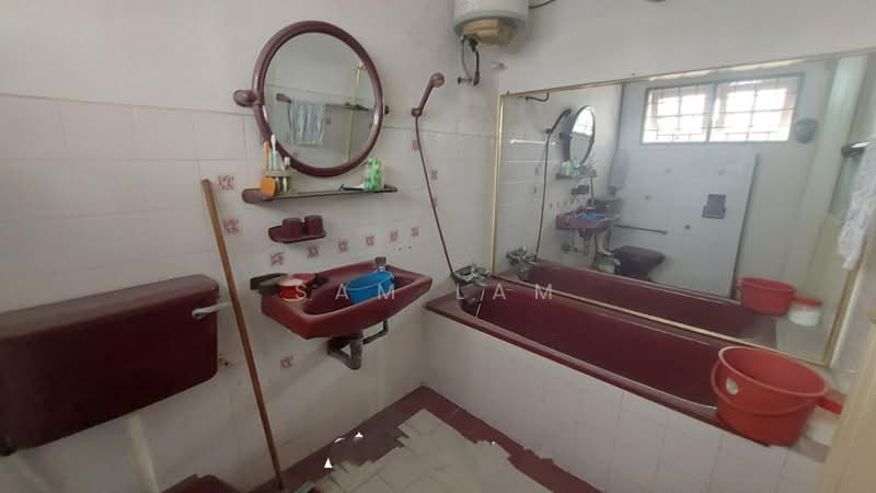 Rumah Teres 2 Tingkat untuk Dijual di Bercham (Ipoh) - Sam Lam - Bathroom - PropertyGuru.com.my