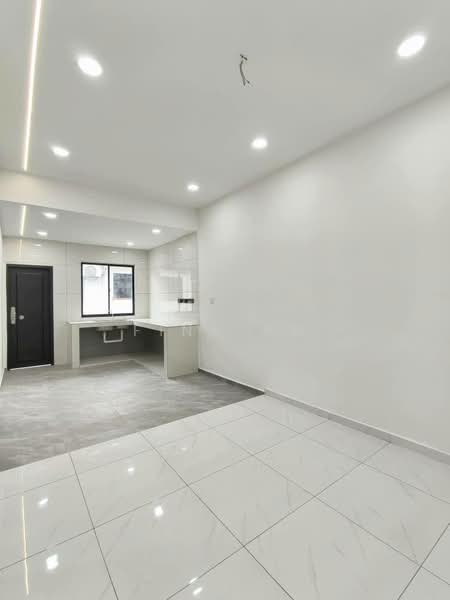 1-storey Terraced House for Sale in Taman Desa Cemerlang (Ulu Tiram) - Finn Aw - Kitchen - PropertyGuru.com.my